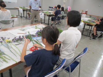 大田市場親子フラワーアレンジメント教室の写真２