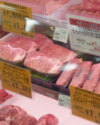 画像：「みすじ」、「ざぶとん」など、貴重な部位のお肉が並ぶ
